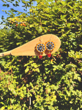 Load image into Gallery viewer, Ma̱ḵ’ooxs iłeetk - red salmonbbs