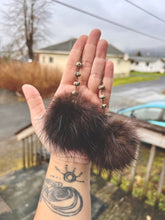 Load image into Gallery viewer, Sts’ool Łgümedm G̱a̱guum